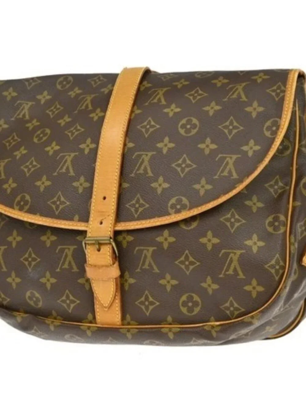 Louis Vuitton outside 	ab